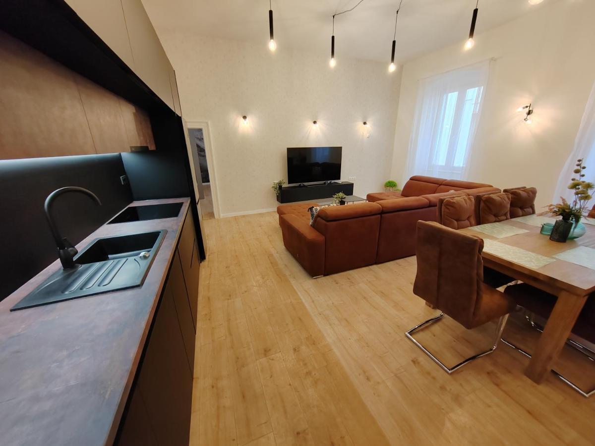 Town Square Apartment Задар Экстерьер фото